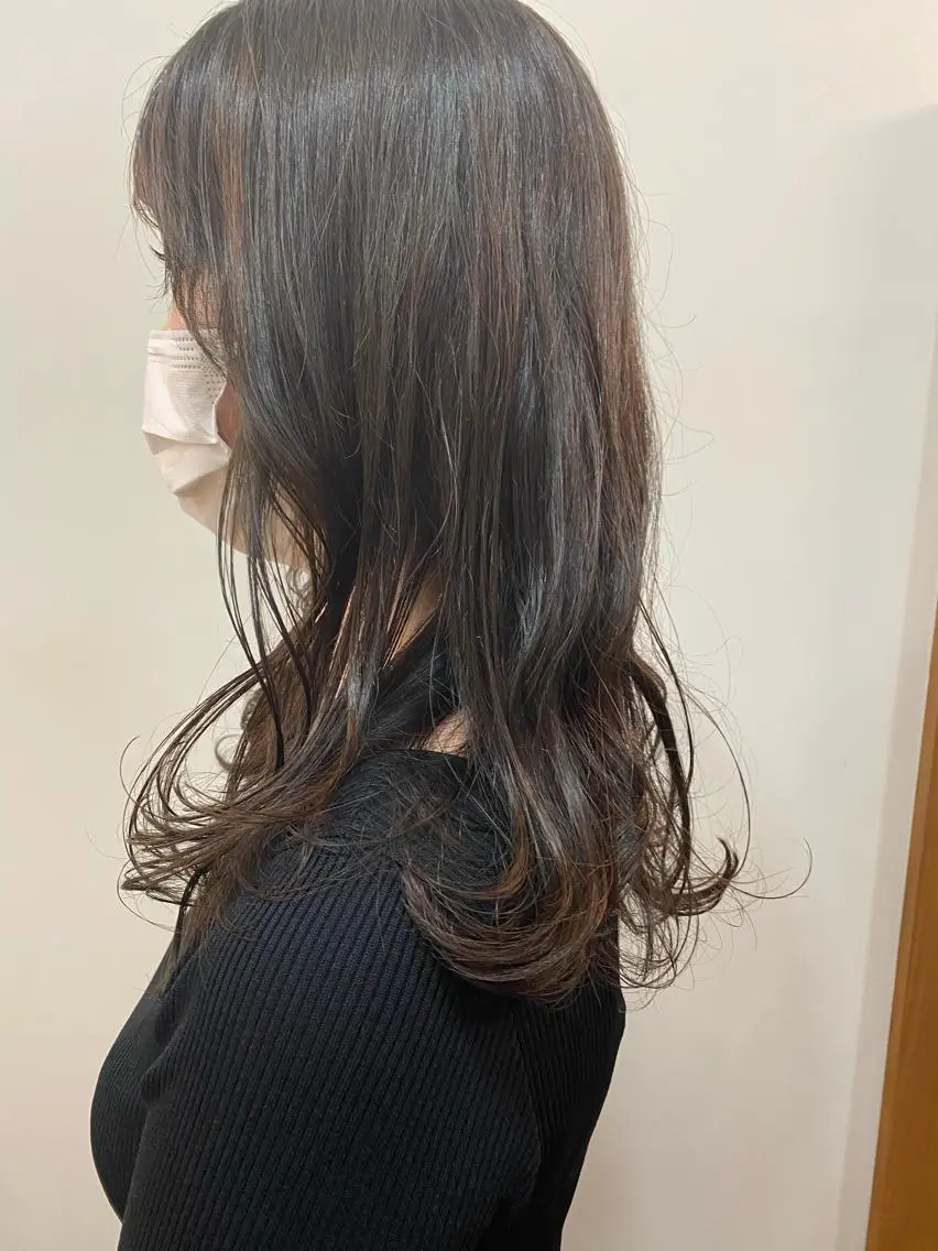 ロング レイヤーカット Sea by LUVISM アヤノのヘアスタイル