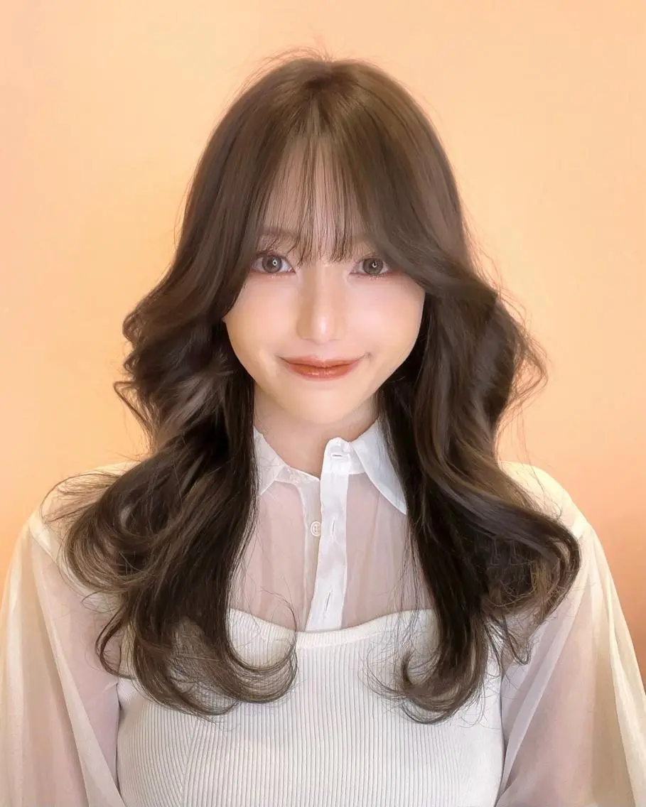 ロング カラー ヘアアレンジ 🤎小顔レイヤー /ベージュ🤎友香のヘアスタイル