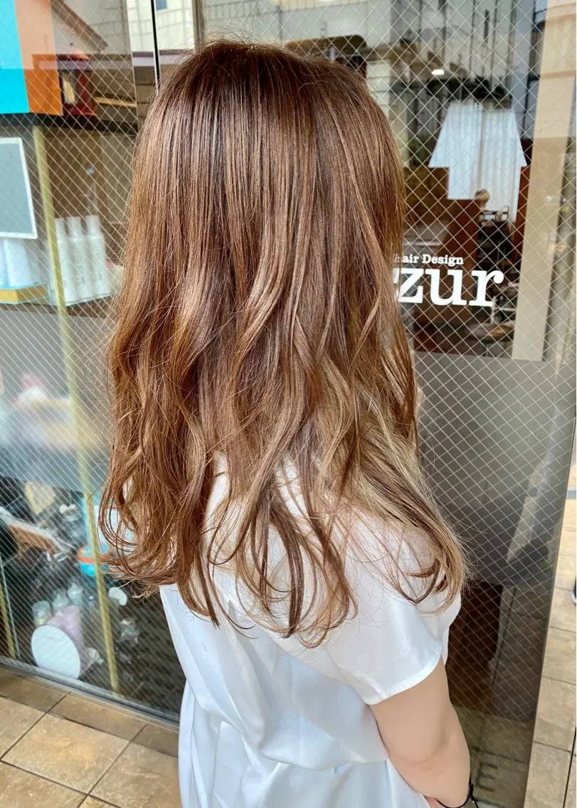 セミロング カラー グレージュ ヘアカラー トリートメント 美髪 カラーリストのヘアスタイル