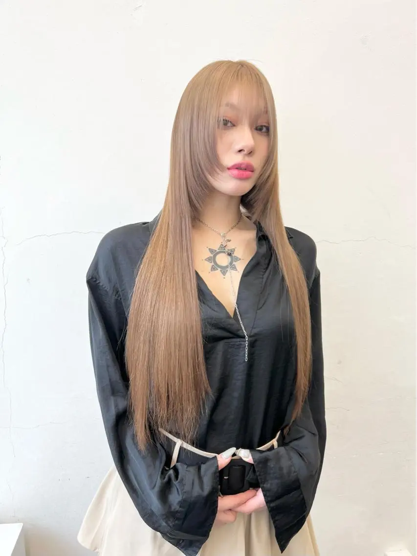 セミロング カラー ブリーチ ケアブリーチ ダブルカラー ハイトーンカラー 顔まわりレイヤー カット ヘアカラー トリートメント HARU//原宿🤍 リピート率NO.1のヘアスタイル