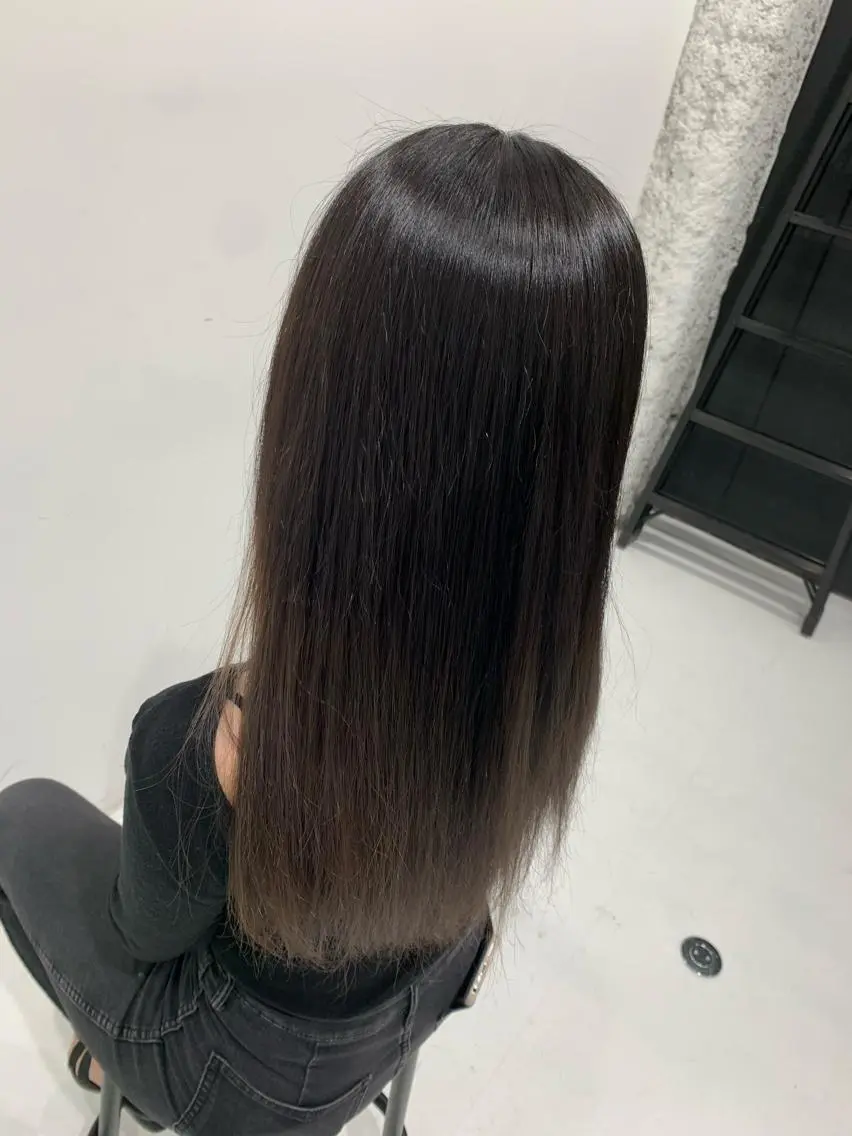 ロング カラー ヘアカラー トリートメント TAKUMI .のヘアスタイル