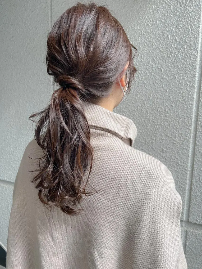 セミロング カラー ヘアアレンジ ブラウンカラー 透明感カラー 簡単アレンジ カラーパティシエ facce🌼ikoのヘアスタイル