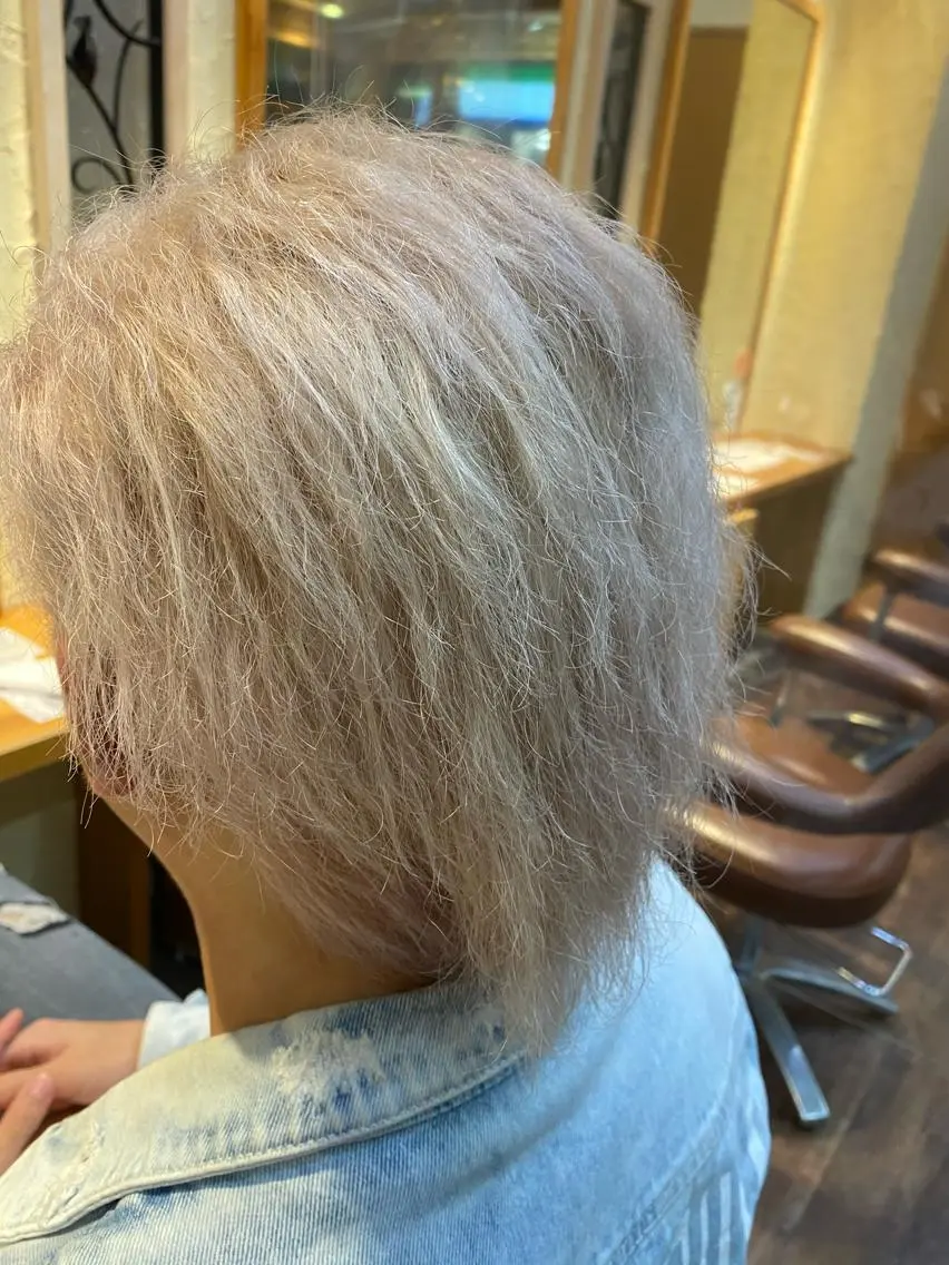 ショート カラー パーマ ヘアアレンジ メンズ キッズ ネイル マツエク・マツパ ホワイト 🌈髪質改善・美髪矯 正・平野瀬乃🌈のヘアスタイル