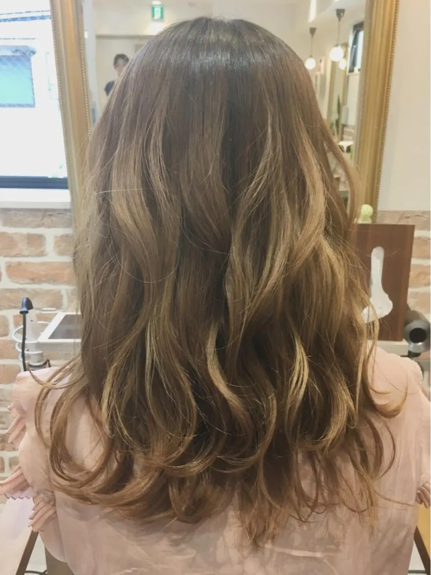 セミロング カラー 草薙 大のヘアスタイル