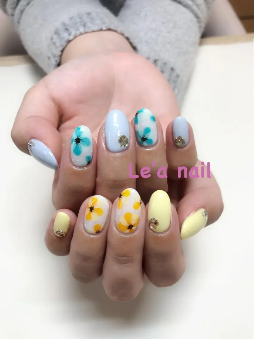 ネイル 春ネイル 'mm  (ミリ) ＭＡＮＡＭＩのネイルデザイン