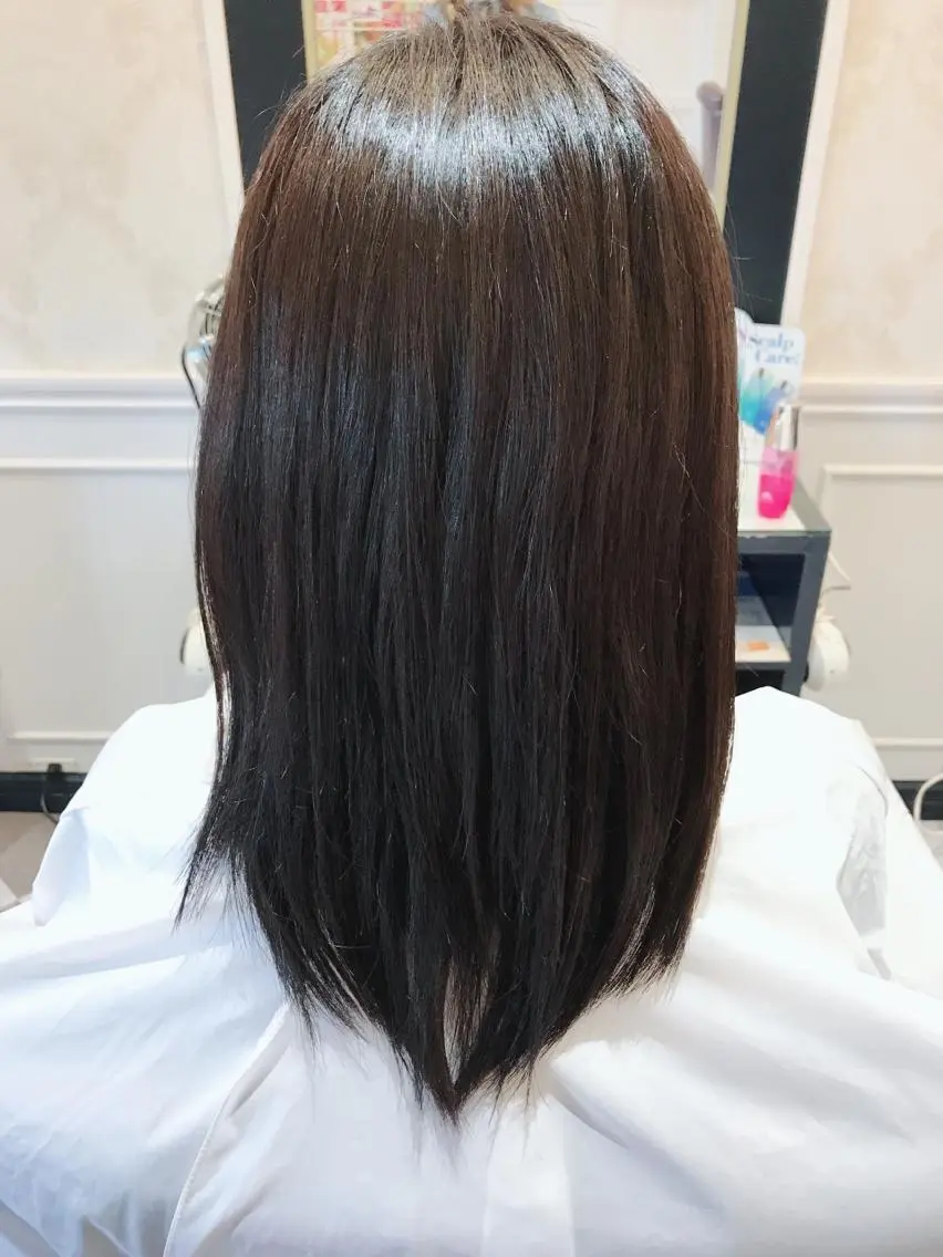 ミディアム カラー 粟田 めぐみのヘアスタイル