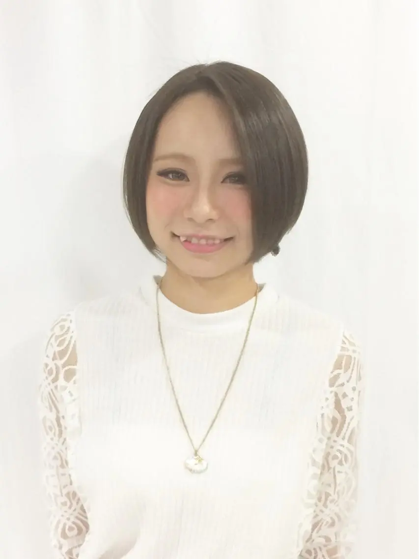 ショート カラー アッシュ 透明感カラー ショートヘア ハイトーン特化🤍 浦住のヘアスタイル