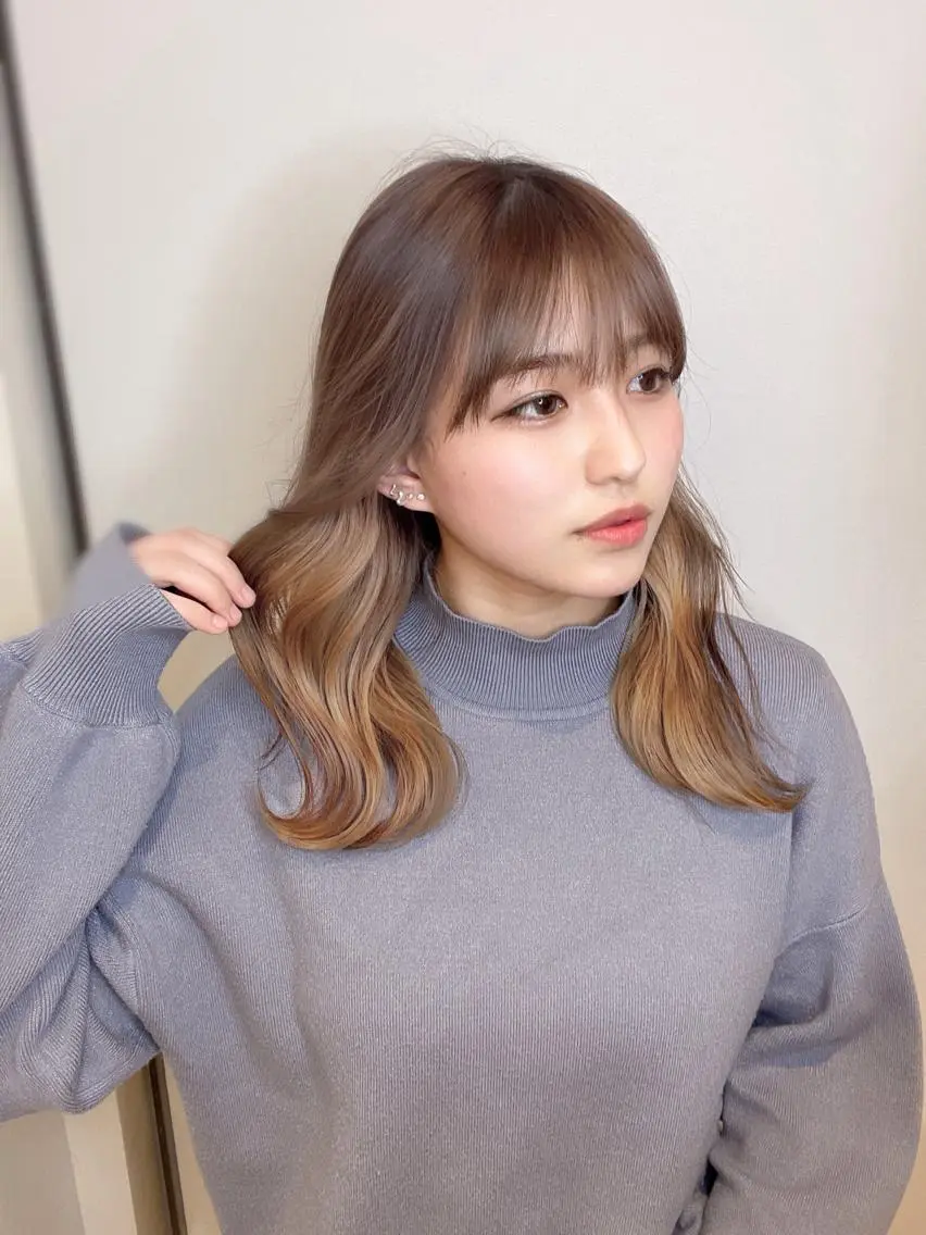 ロング カラー イヤリングカラー インナーカラー 🩵アンブレラカラー 髪質改善 丸尾】のヘアスタイル