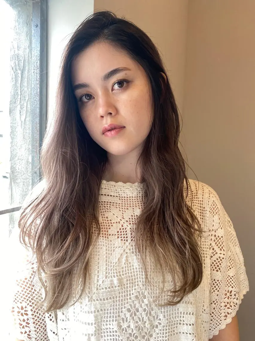 ロング カラー カット ヘアカラー トリートメント Nina by Babyloneのヘアスタイル