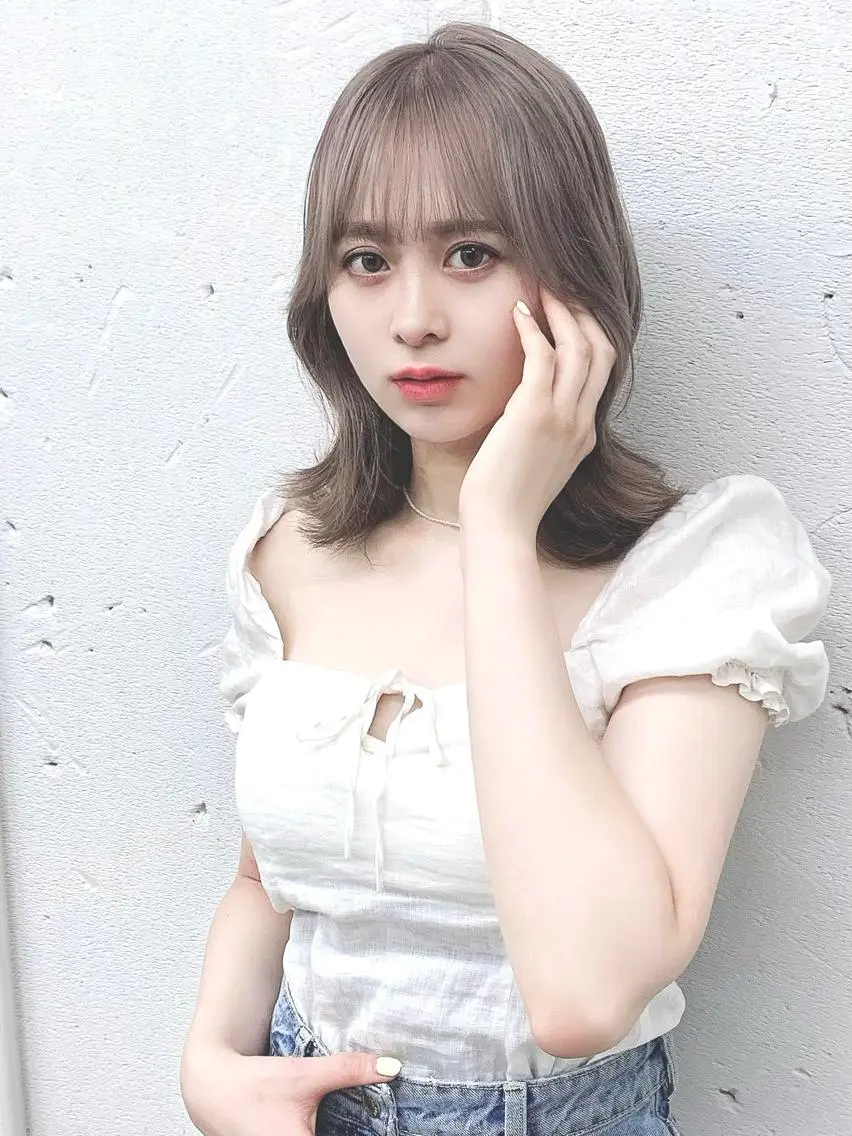 ミディアム カラー ベージュカラー くびれヘア 韓国風ヘア 盛れる顔周りカット ♥️韓国ヘア"ちぇるのヘアスタイル