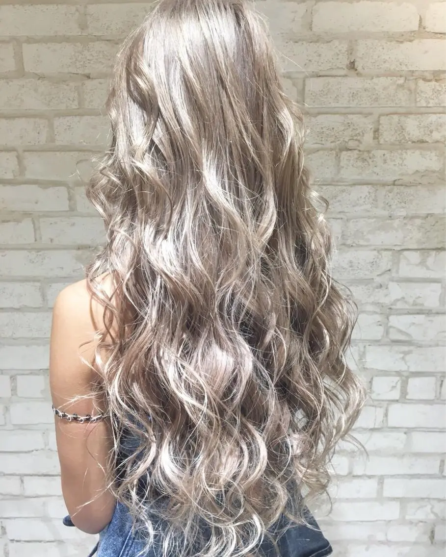 ミディアム カット ヘアカラー レイヤーカット 川田くるみのヘアスタイル