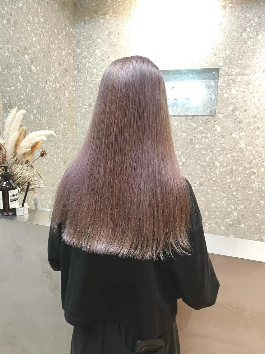 ロング カラー ネイル マツエク・マツパ アイブロウ 失敗しないハイトーン ✨ミルクティー/ミワのヘアスタイル
