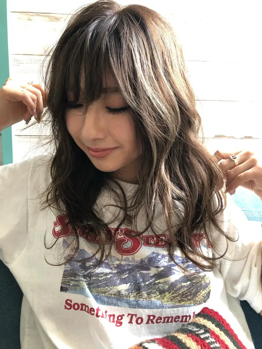 ロング カラー ハイライトカラー ハイライト 松本 明日可のヘアスタイル