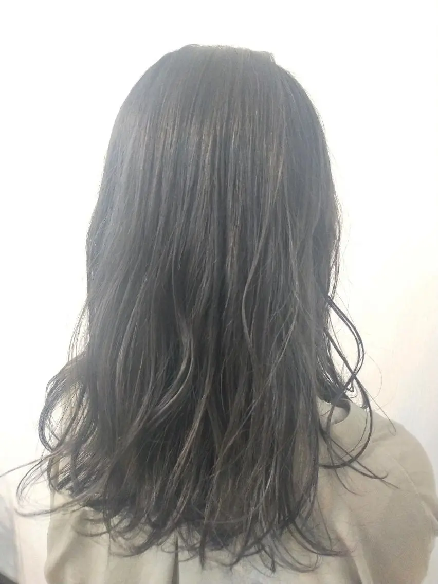 ミディアム NANAI HIROKIのヘアスタイル