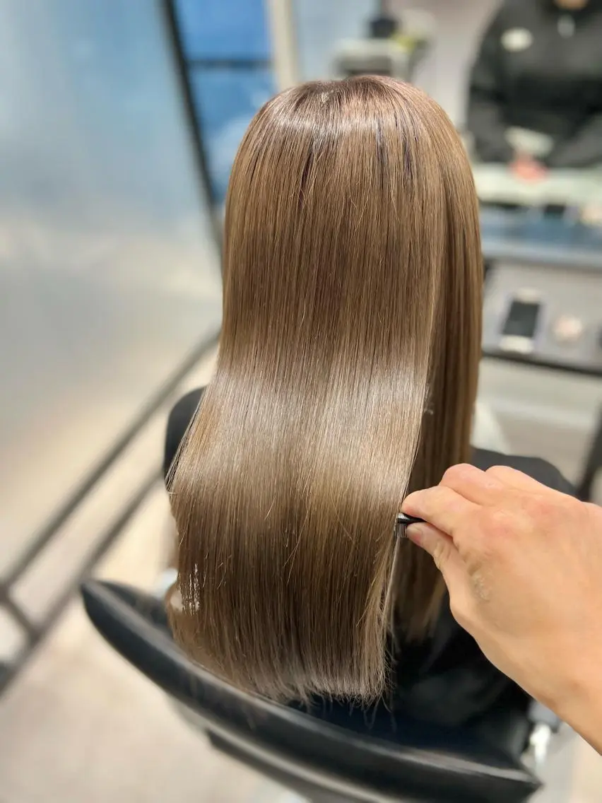 ロング カラー ブリーチ ハイライトカラー ハイライト 髪質改善 トリートメント 縮毛矯正　野口 恵のヘアスタイル