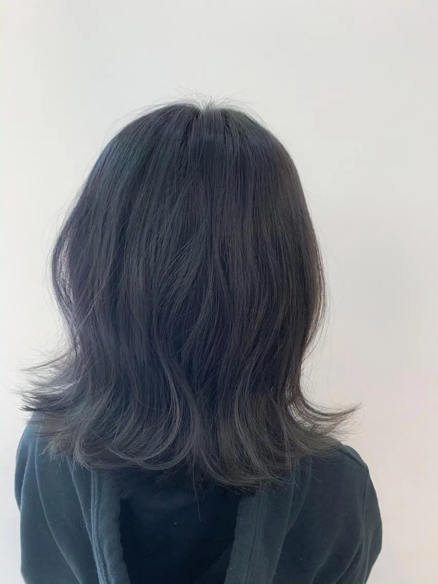 セミロング カラー ヘアアレンジ アッシュ アッシュグレー 地毛風ストレート/ 髪質改善/榎本流行のヘアスタイル