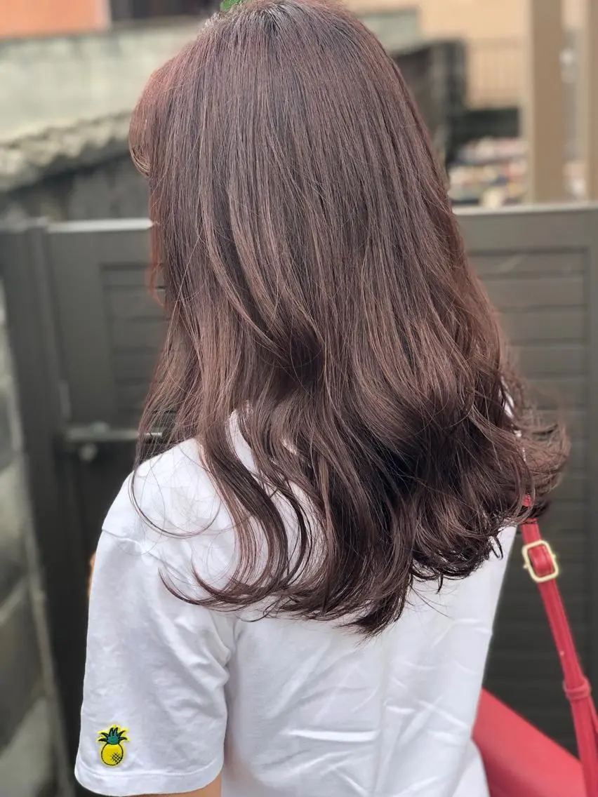 ロング ヘアアレンジ ヨシンモリ 韓国風ヘア レイヤーカット ロング おくれ毛 hiiko顔まわり カットのヘアスタイル