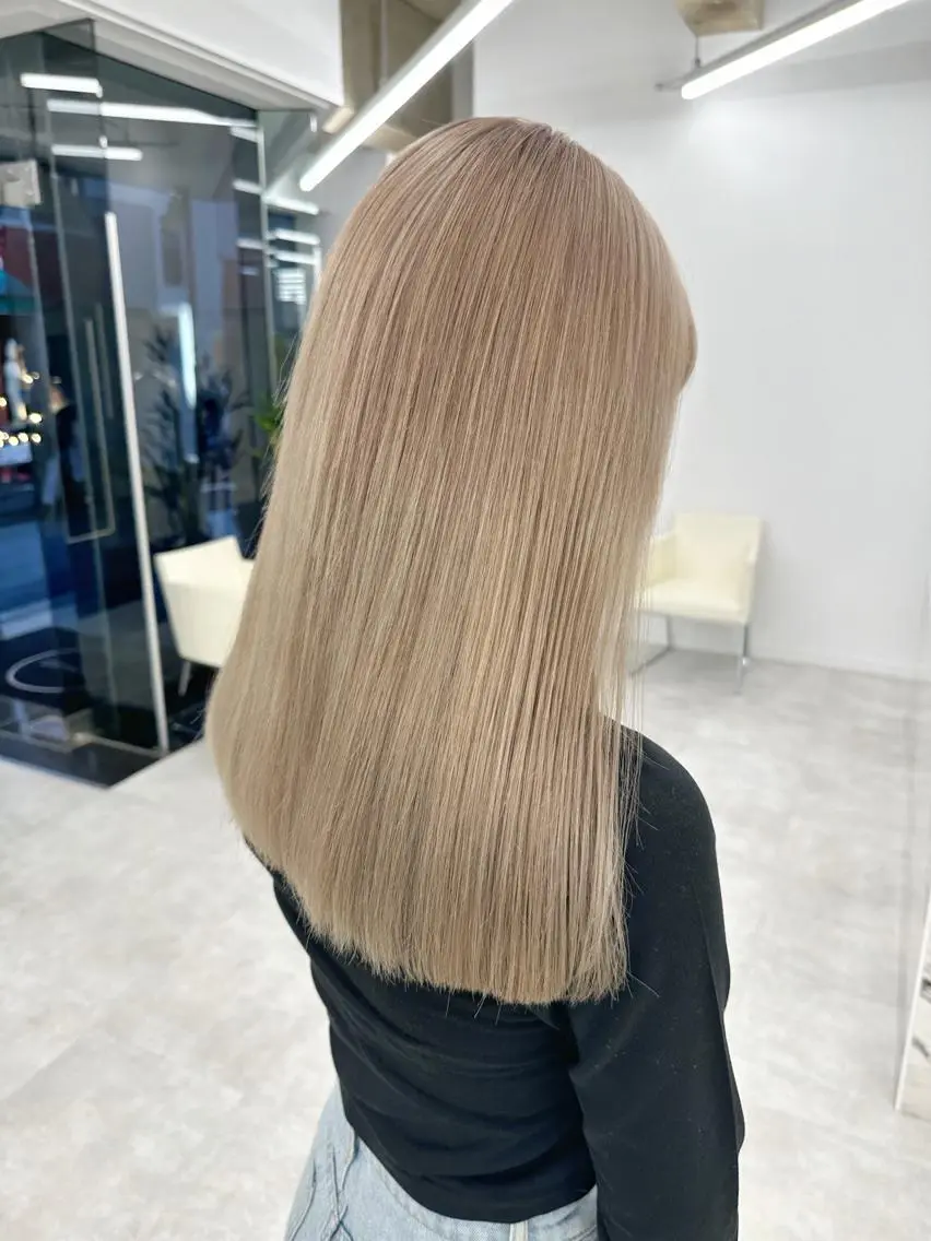 ロング カラー ベージュカラー ブリーチ ブロンド ブロンドベージュ ペールベージュ ブリーチ指名No.1 Daikiのヘアスタイル