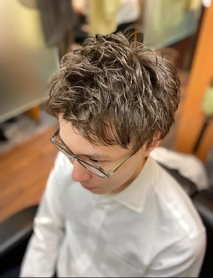 ショート パーマ 板倉 涼太のヘアスタイル
