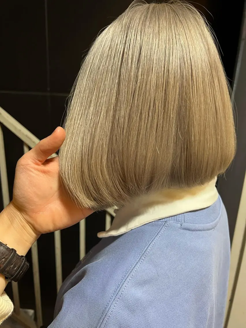 ショート カラー レイヤー×艶髪特化 マネージャー安藤光司のヘアスタイル