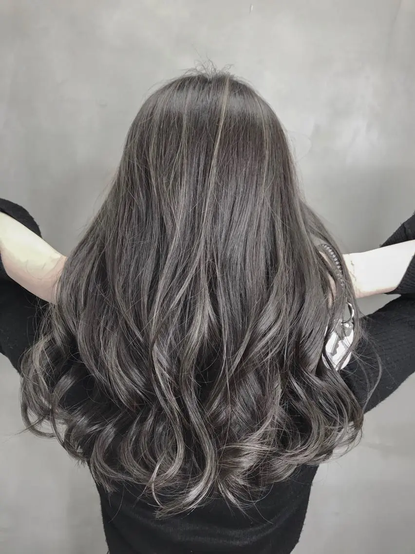 ロング カラー 【透明感、艶髪】西村 有司のヘアスタイル