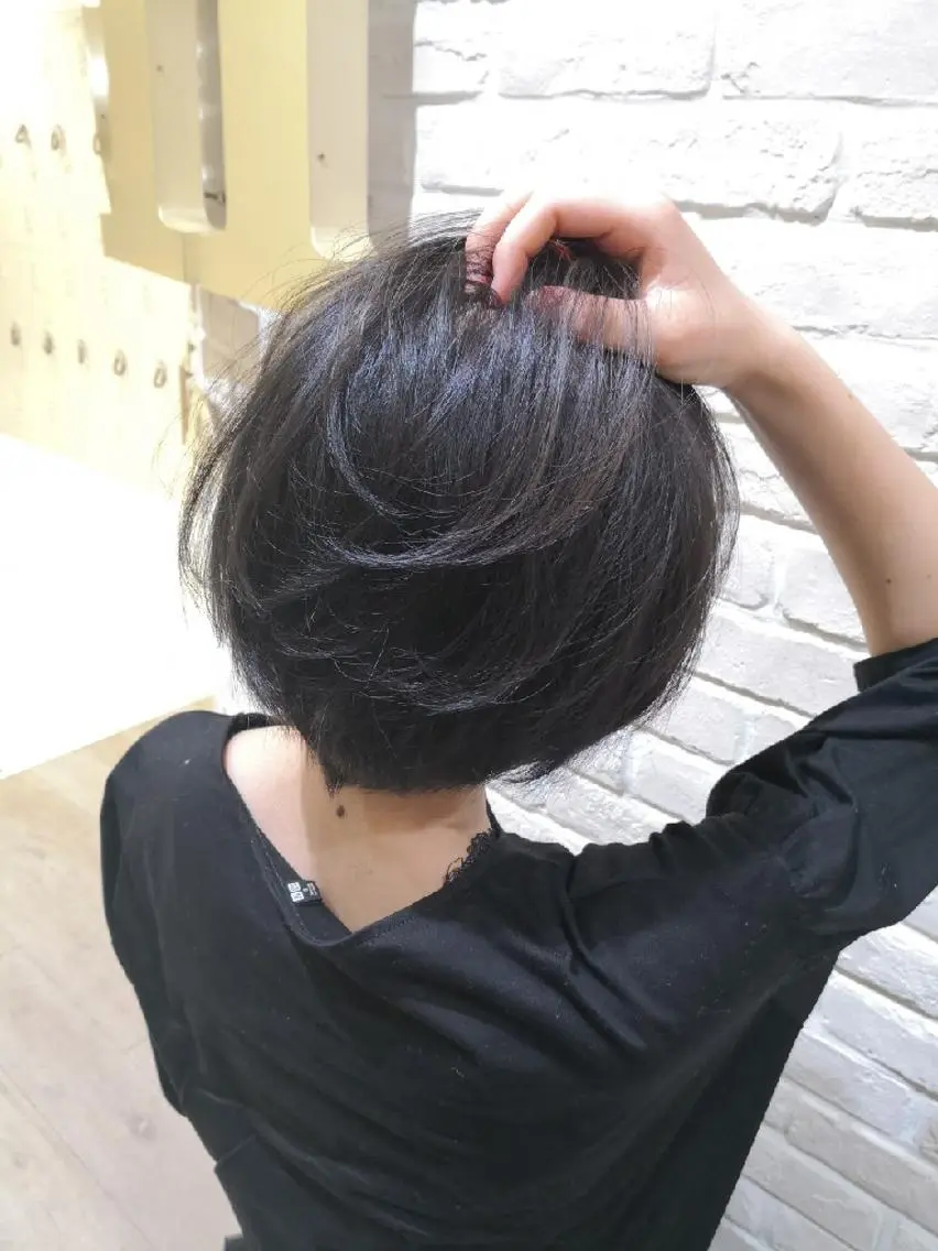 ショート カラー ネイビーカラー 🩶ハイライトカラー 🩶ASH西葛西鈴木のヘアスタイル