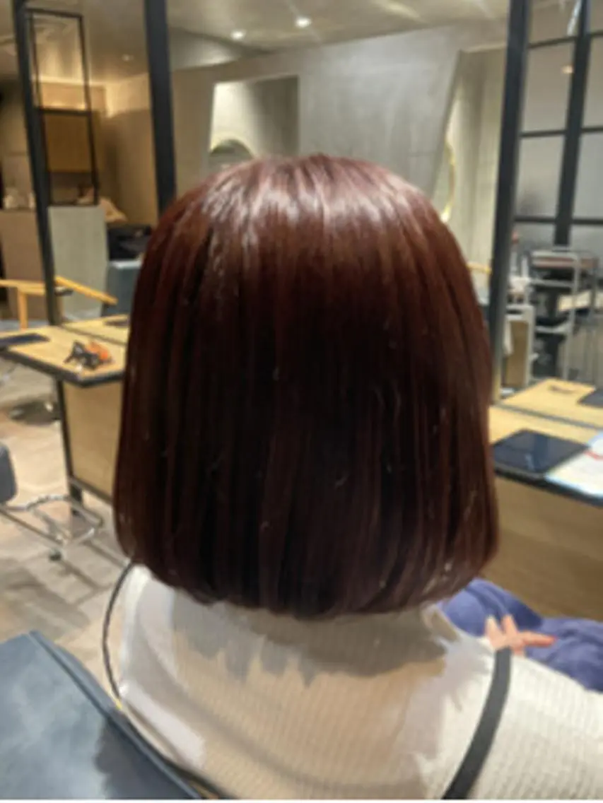 ミディアム カラー パーマ ヘアアレンジ ミディアムパーマ アディクシーカラー ベージュカラー ブリーチ ケアカラー カット ヘアカラー トリートメント ヘアケア特化型サロン newi 梅田のヘアスタイル