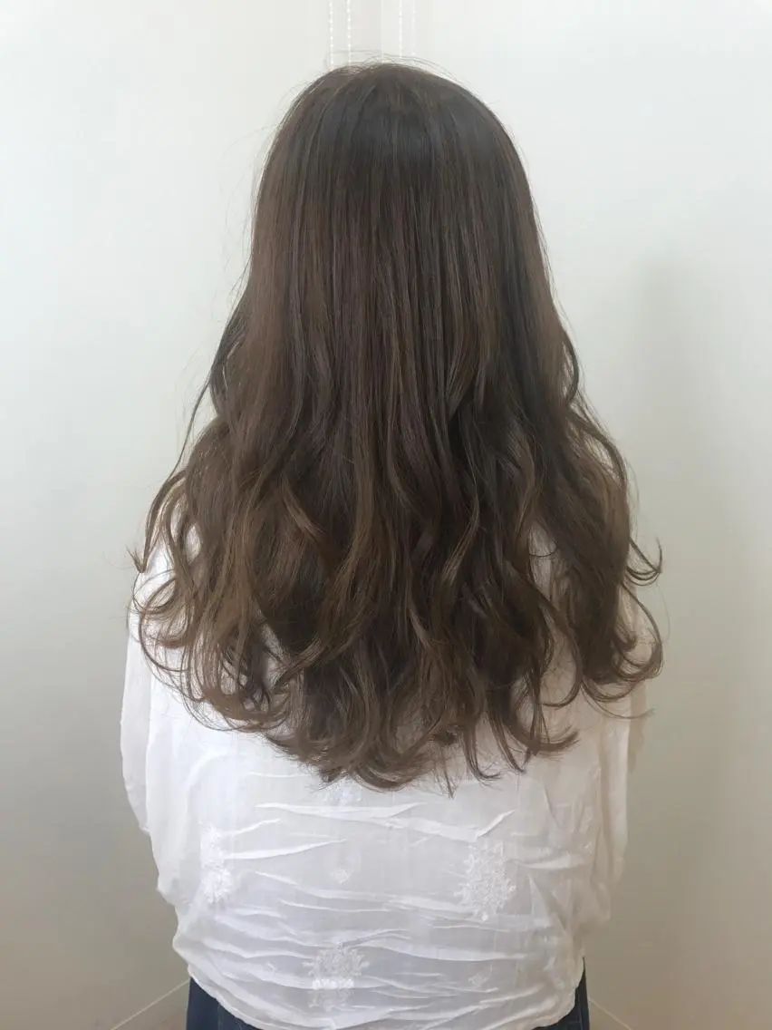 ロング カット ヘアカラー 湯浅 了一のヘアスタイル