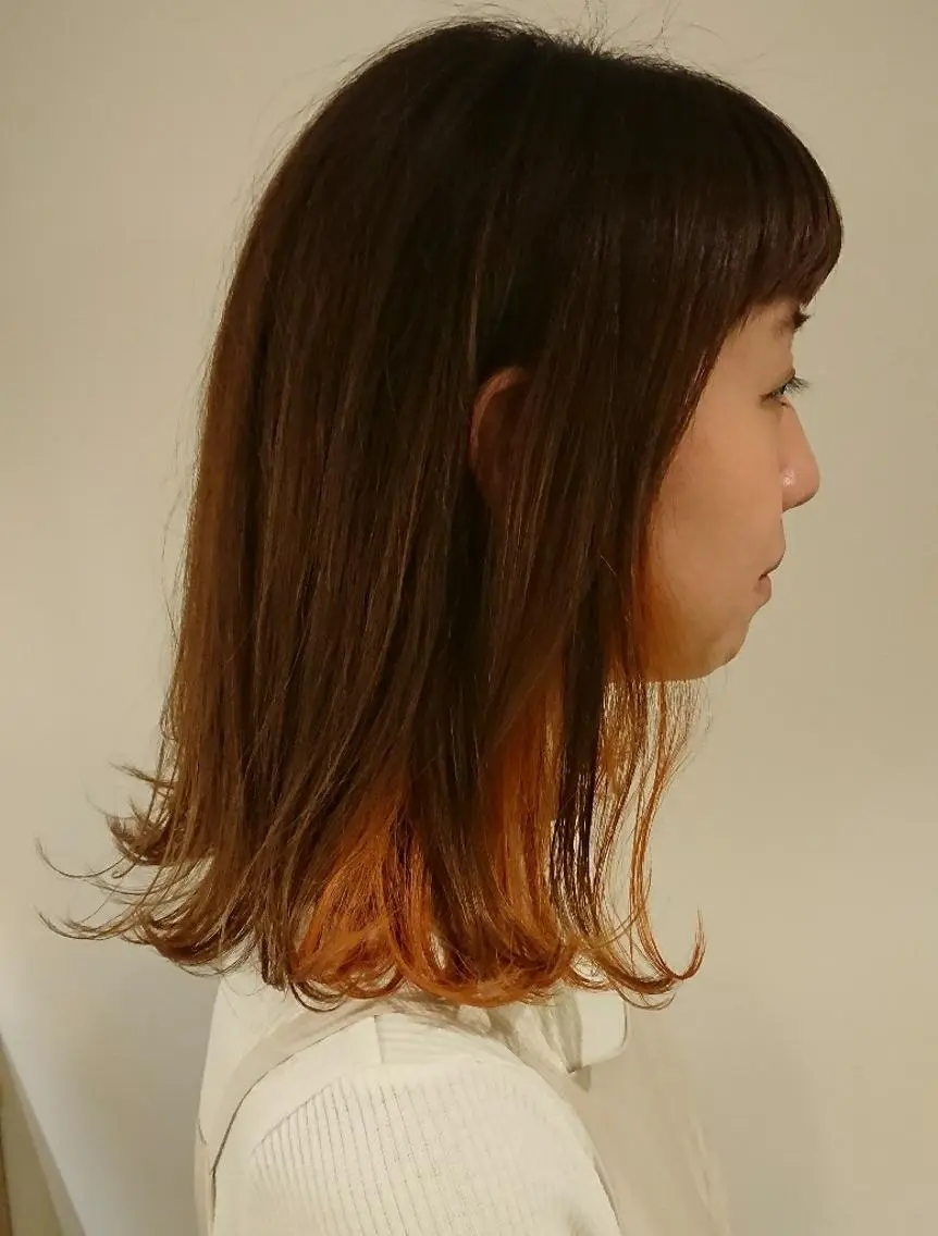ミディアム カラー ブラウンカラー チョコレートブラウン インナーカラー オレンジ coii コイ【原宿/表参道】のヘアスタイル