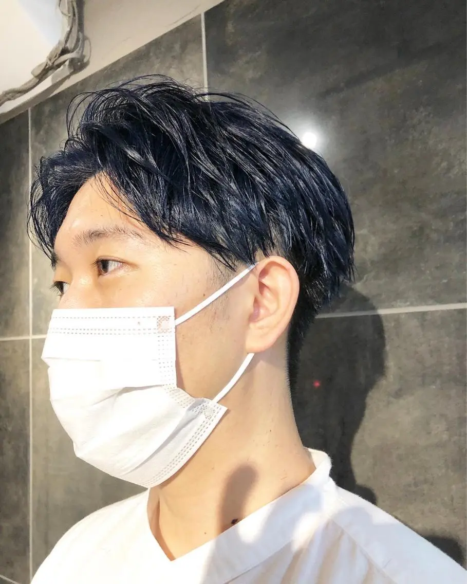 カラー ヘアアレンジ メンズ メンズブリーチ センターパート 黒髪 ブリーチ ブルーカラー カット ヘアカラー トリートメント ヘアセット メンズ特化✂️栗原 侑也のヘアスタイル