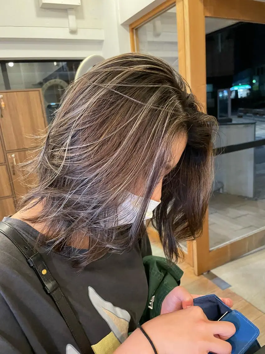 ミディアム カラー ヘアアレンジ ブリーチ ハイライトカラー ハイライト 🎗秋山勇/ GEAR.代表のヘアスタイル
