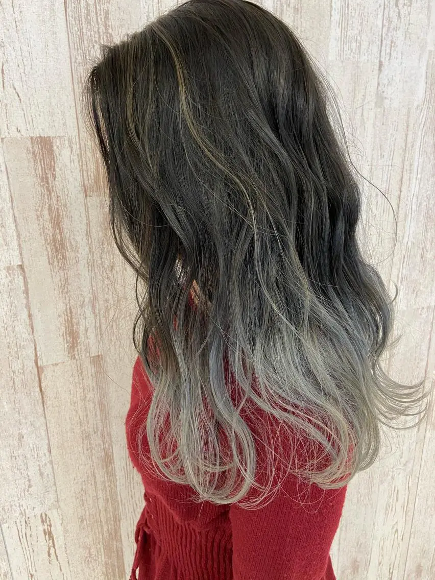 ロング カラー ハイライトカラー ハイライト Oopsレイヤー 加藤澄都のヘアスタイル