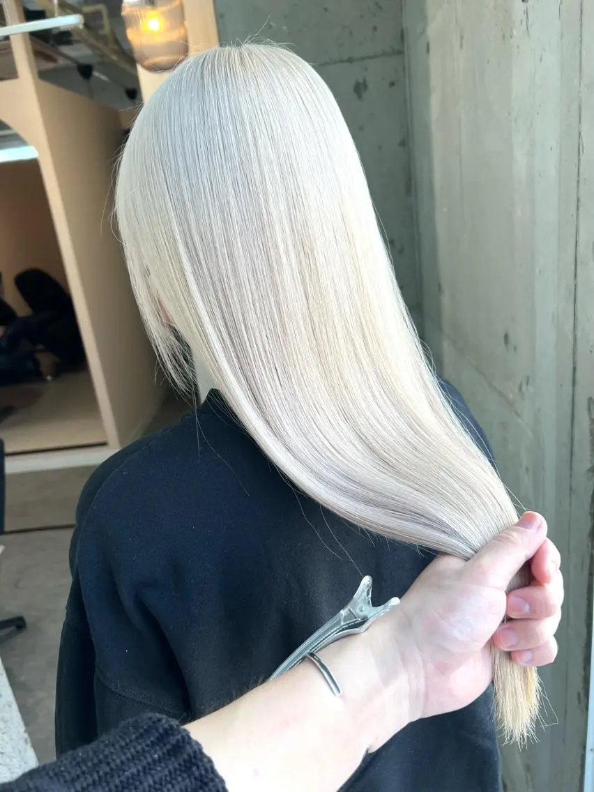 ロング カラー ヘアアレンジ ブリーチ ケアブリーチ ダブルカラー ハイライトカラー ハイトーンカラー ヘアカラー トリートメント lani ブリーチ /ダブルカラーのヘアスタイル