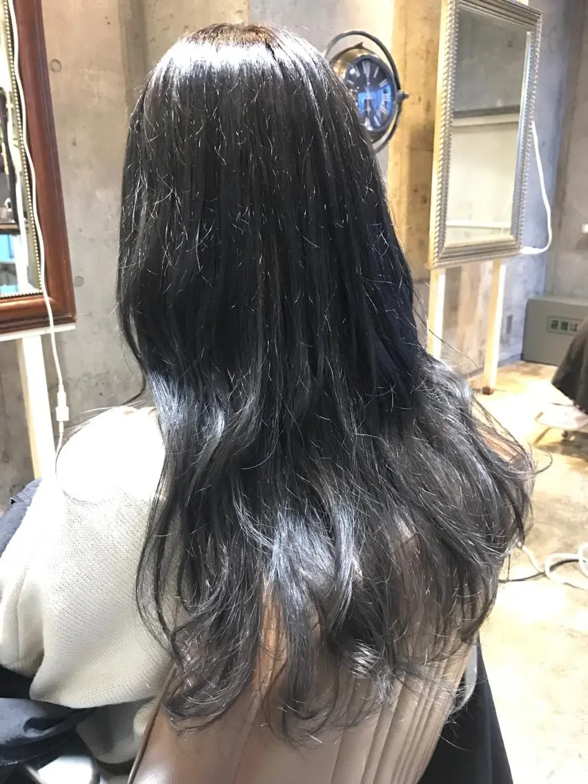 セミロング カラー パーマ ヘアアレンジ メンズ キッズ ネイル マツエク・マツパ メンズハイライト ブルーカラー ブルーグレー ダブルカラー ハイライトカラー サロンドミルク 渋谷高比良のヘアスタイル