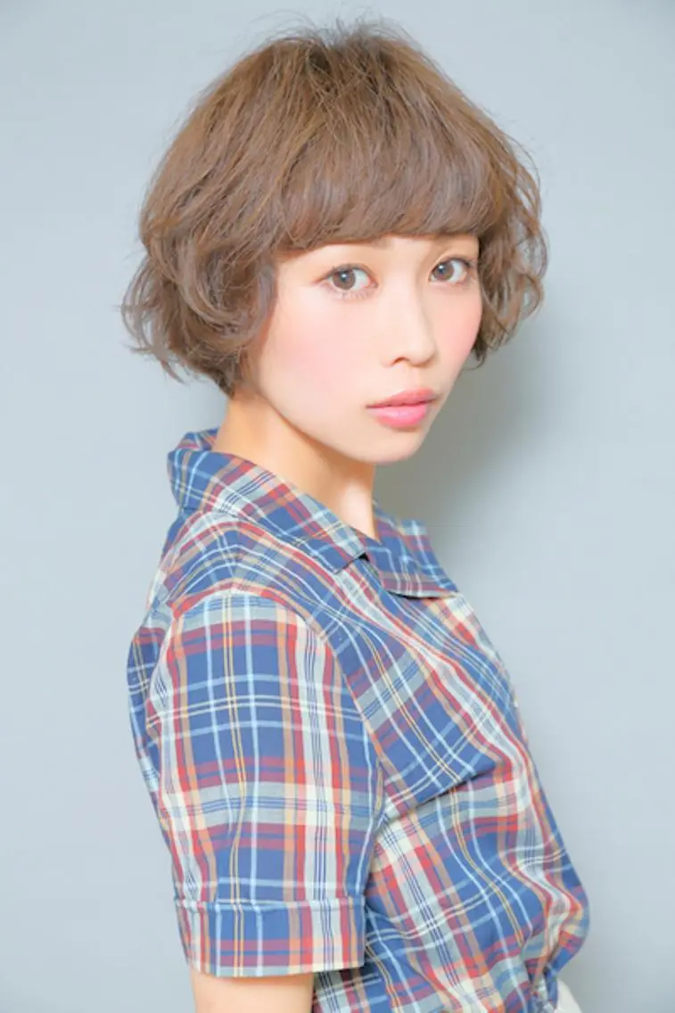 ショート カラー アルファ シェリのヘアスタイル