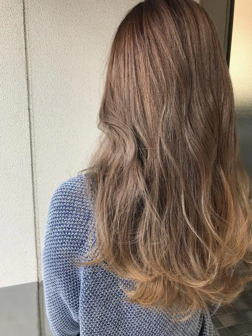 ロング カラー ヘアアレンジ マツエク・マツパ アッシュ ベージュカラー カット ヘアカラー トリートメント Kawaguchi Arisaのヘアスタイル