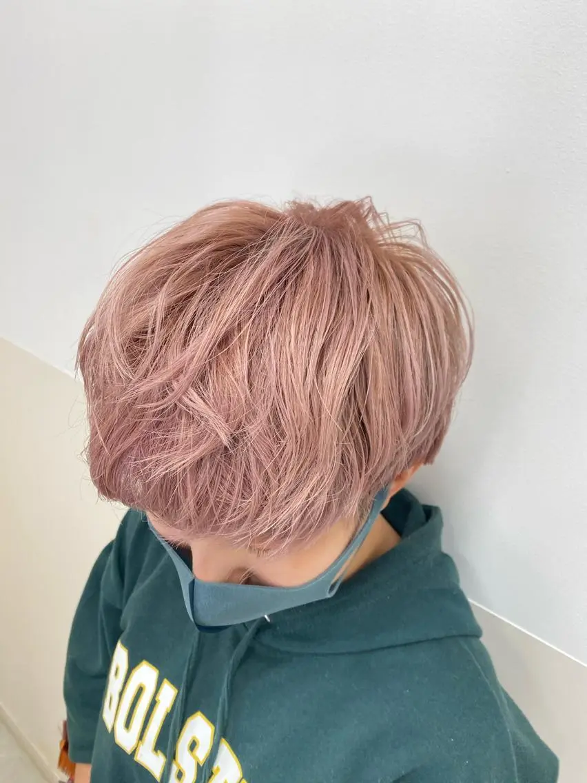 ショート カラー 月野涼風 /レイヤーカットのヘアスタイル