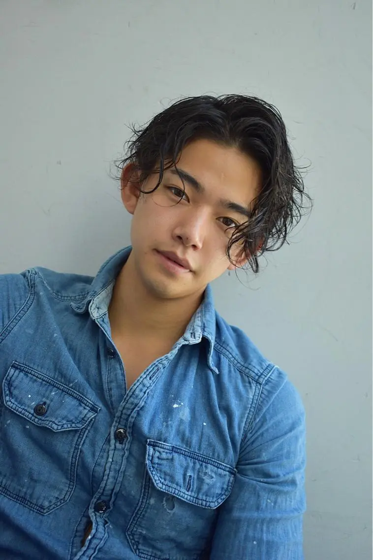 ミディアム パーマ メンズ 朝3秒で前髪が決まる クロスパーマ✂️ヒロのヘアスタイル