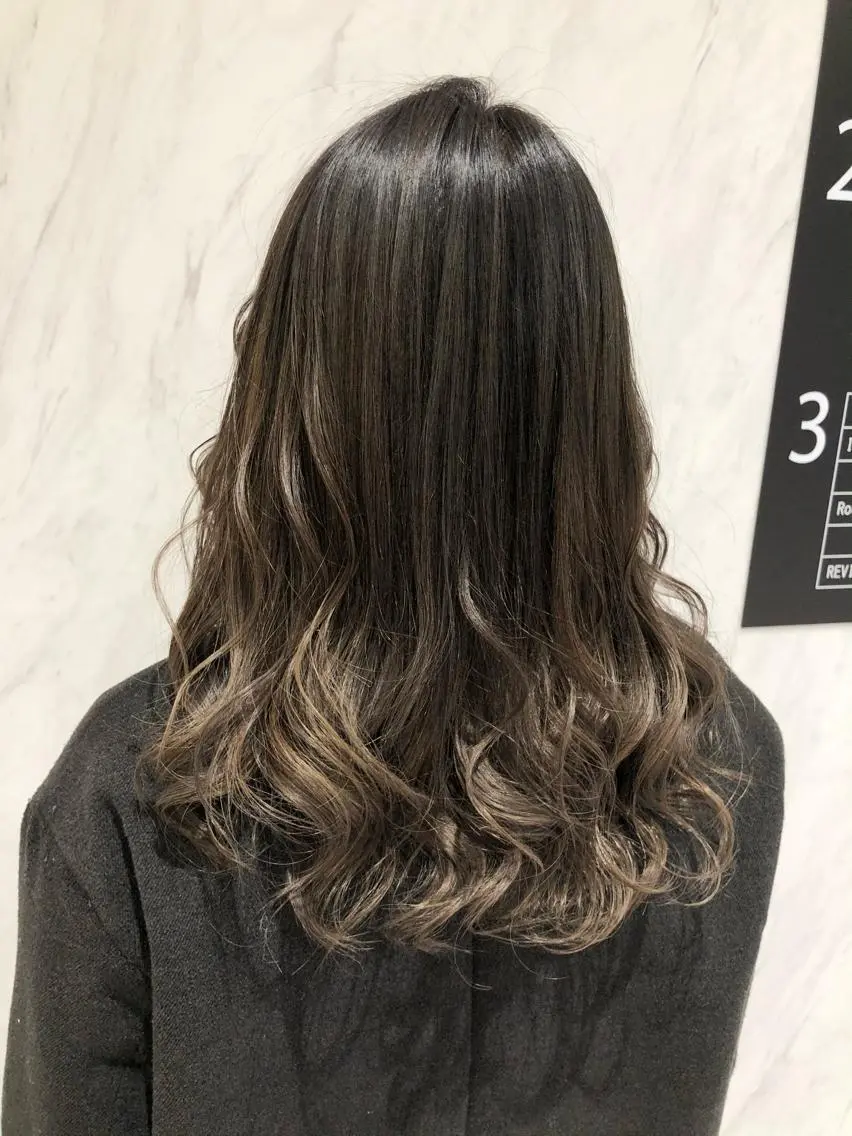 セミロング カラー ベージュカラー ブラウンカラー 店長 濱口 花菜 美髪整形のヘアスタイル