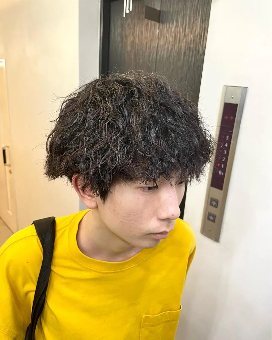 ショート カット パーマ トリートメント ブリーチ有無Wカラー メンズパーマ大成のヘアスタイル