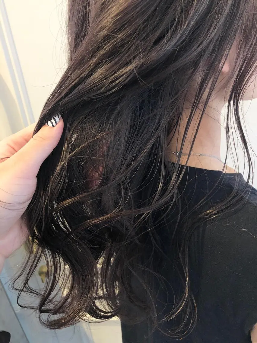 カラー 安藤 佑衣のヘアスタイル