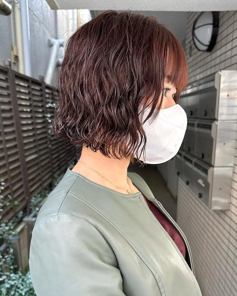 ショート カラー パーマ 切りっぱなしボブ 前下がりボブ ショートボブ 黒髪 ハイトーンカラー 髪質改善 縮毛矯正/ レイヤー/銀座/本木のヘアスタイル