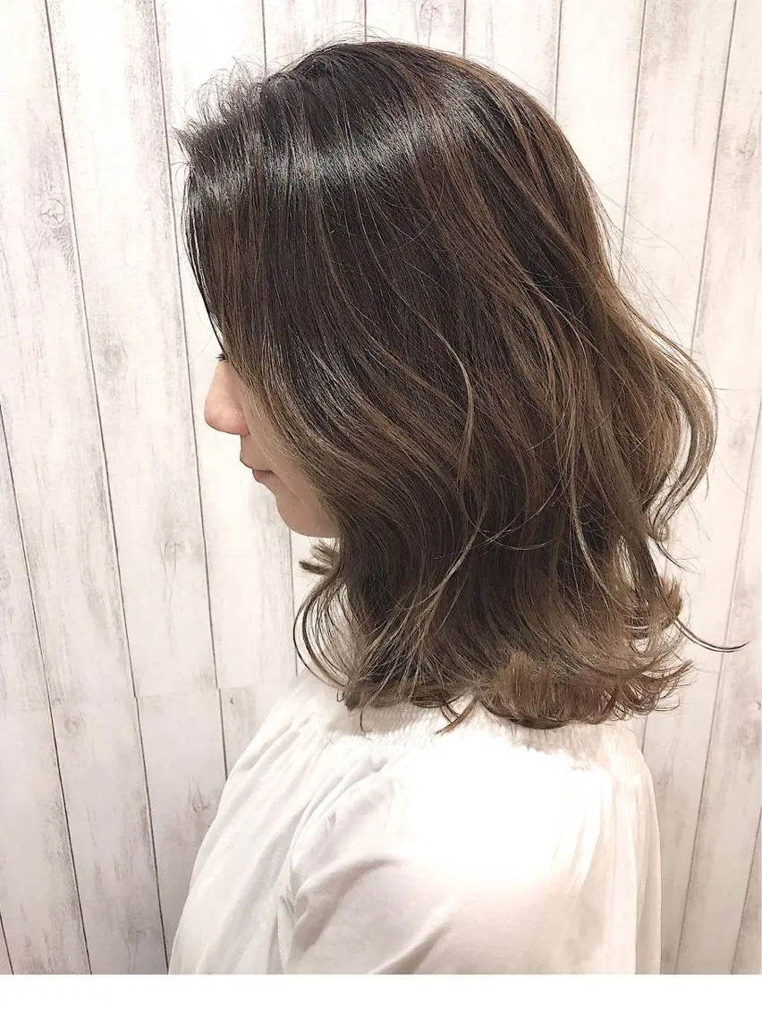 ミディアム カラー バレイヤージュ レイヤーカット 美髪専門サロン kazuのヘアスタイル