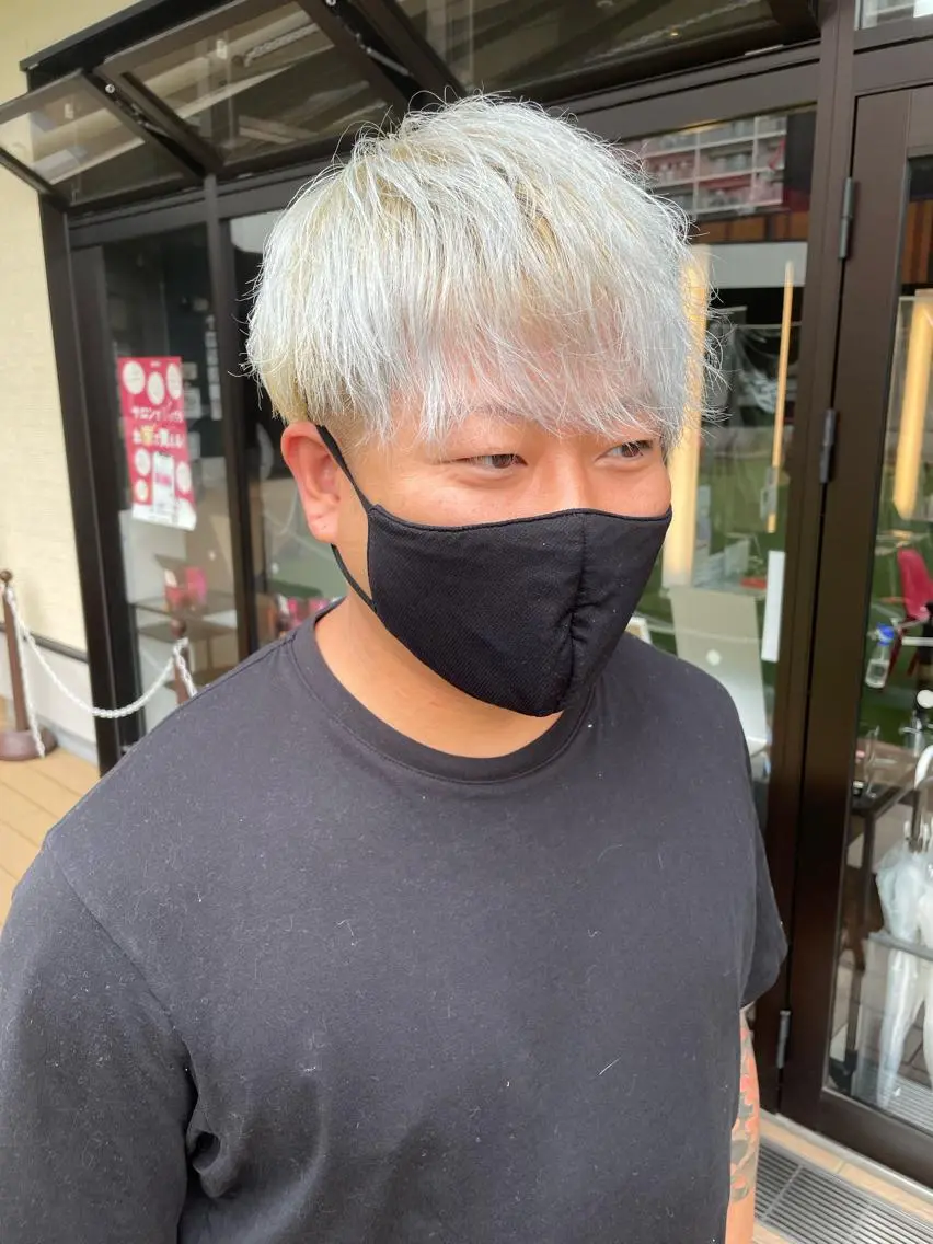 ショート カラー メンズ メンズブリーチ ブリーチ メンズヘア特化 崎田 成人のヘアスタイル