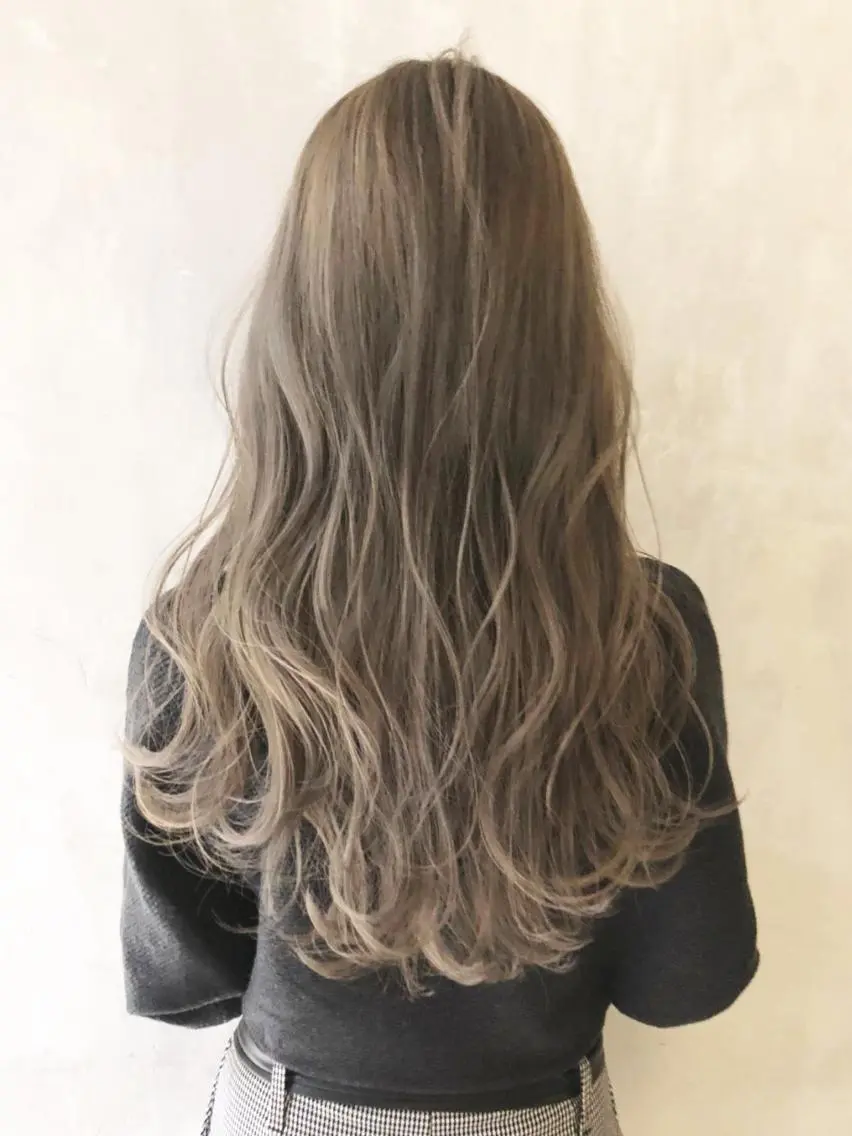 ロング カラー パーマ ヘアアレンジ ベージュカラー イルミナカラー レイヤーカット ITbyALBUM 中野店のヘアスタイル