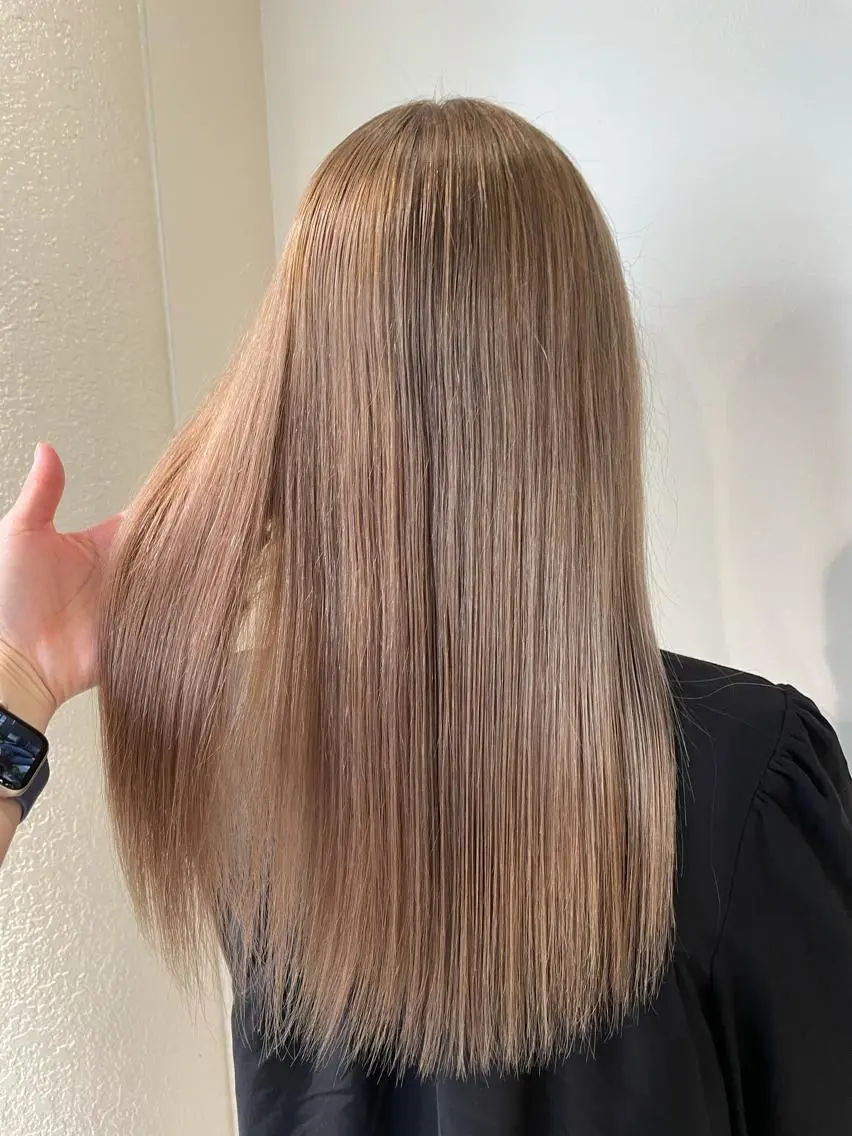 セミロング カラー ベージュカラー ブリーチ ミルクティーベージュ ヘアカラー 🦋美髪/エクステ 🦋アベイクミのヘアスタイル