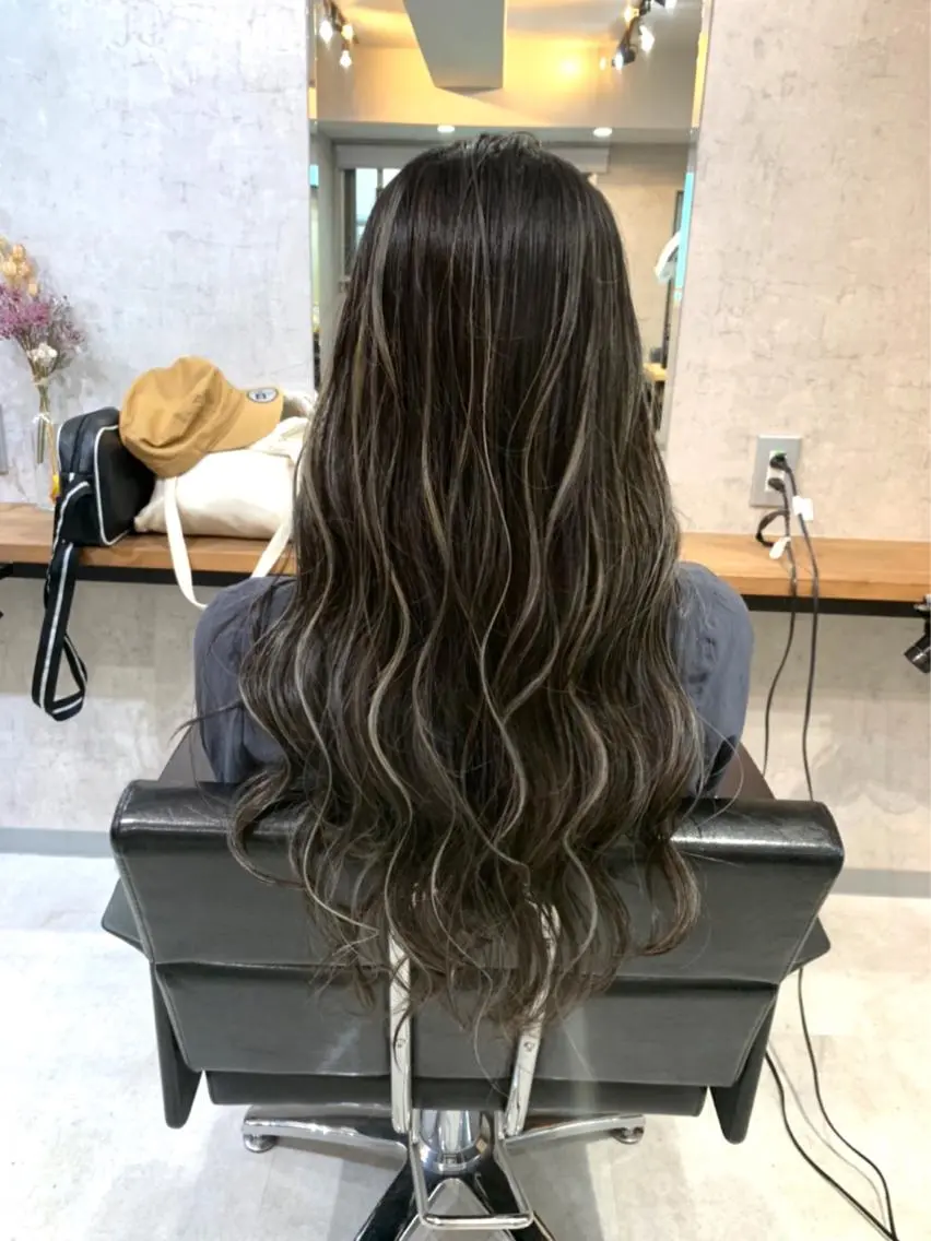 ロング カラー ハイライトカラー ハイライト ヘアカラー 松井那津子 /ハイライトブリーチのヘアスタイル