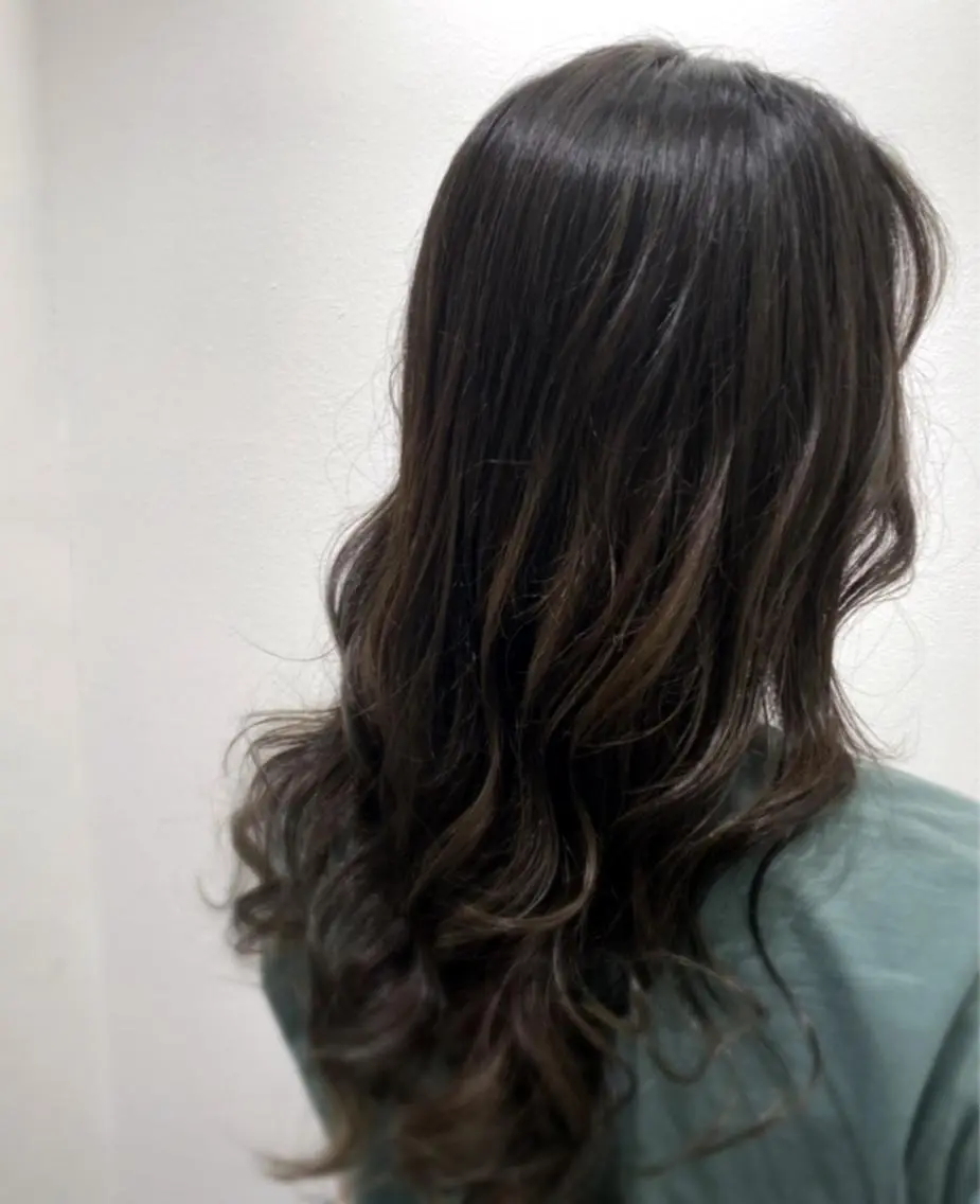 ロング ili 梅田のヘアスタイル