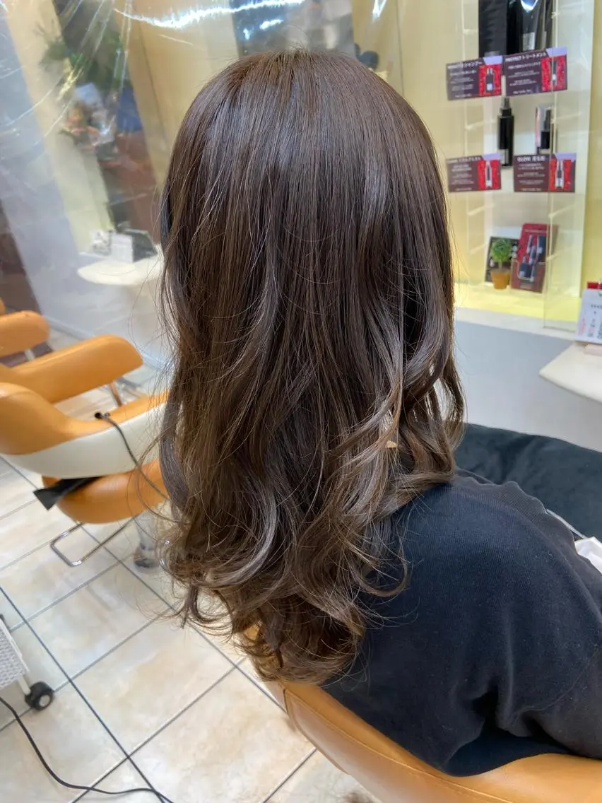 ロング ⭐️レイヤーカット 大人気　三澤康司⭐️のヘアスタイル