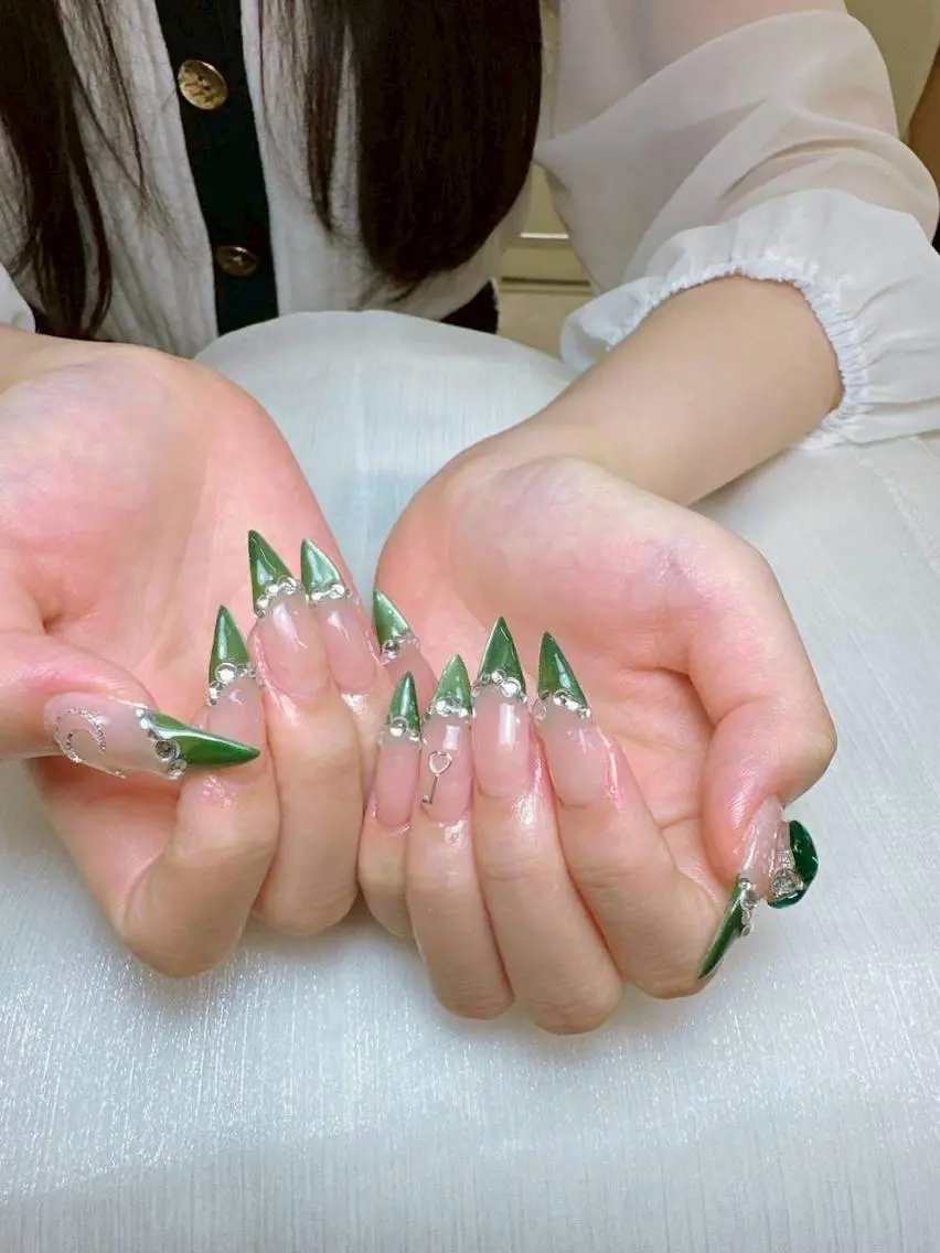 ネイル 持ち込み ハンドネイル Bijou by Mihana.*♱のネイルデザイン